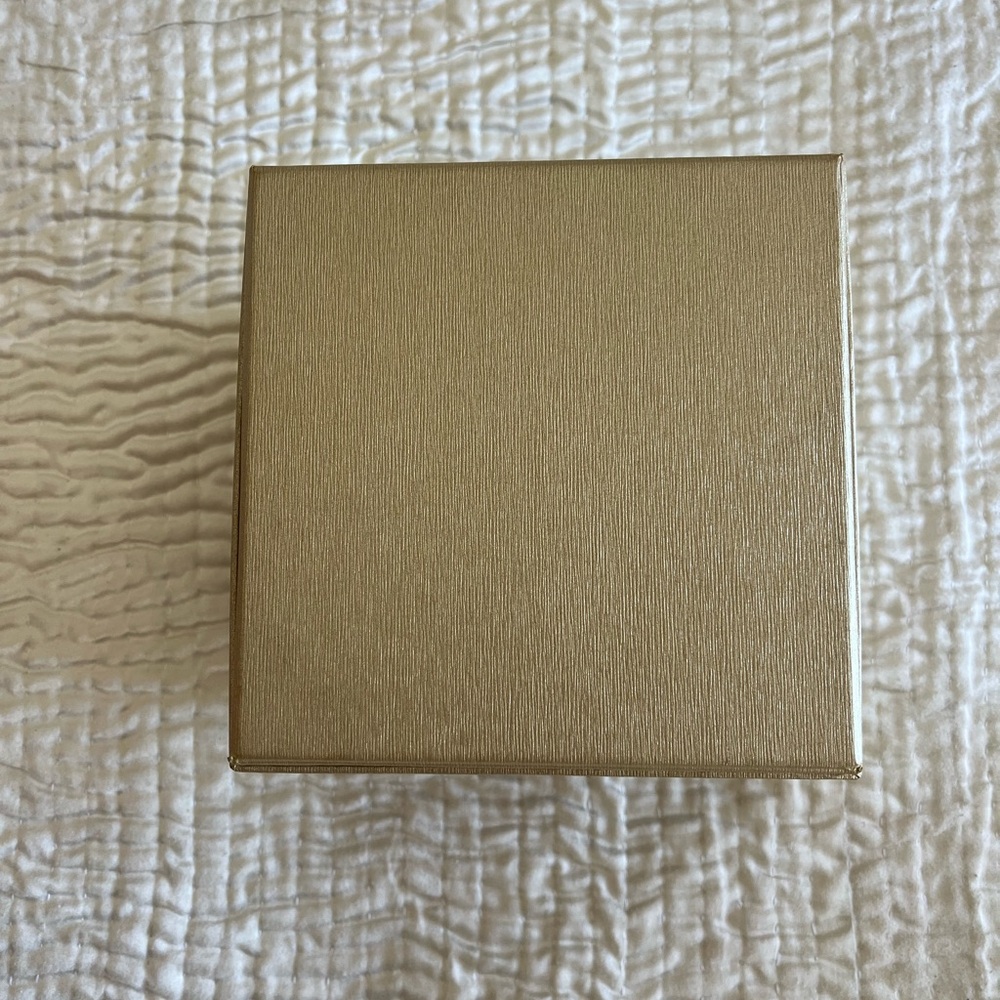 Versace Gold Gift Box - Picture 7 of 8